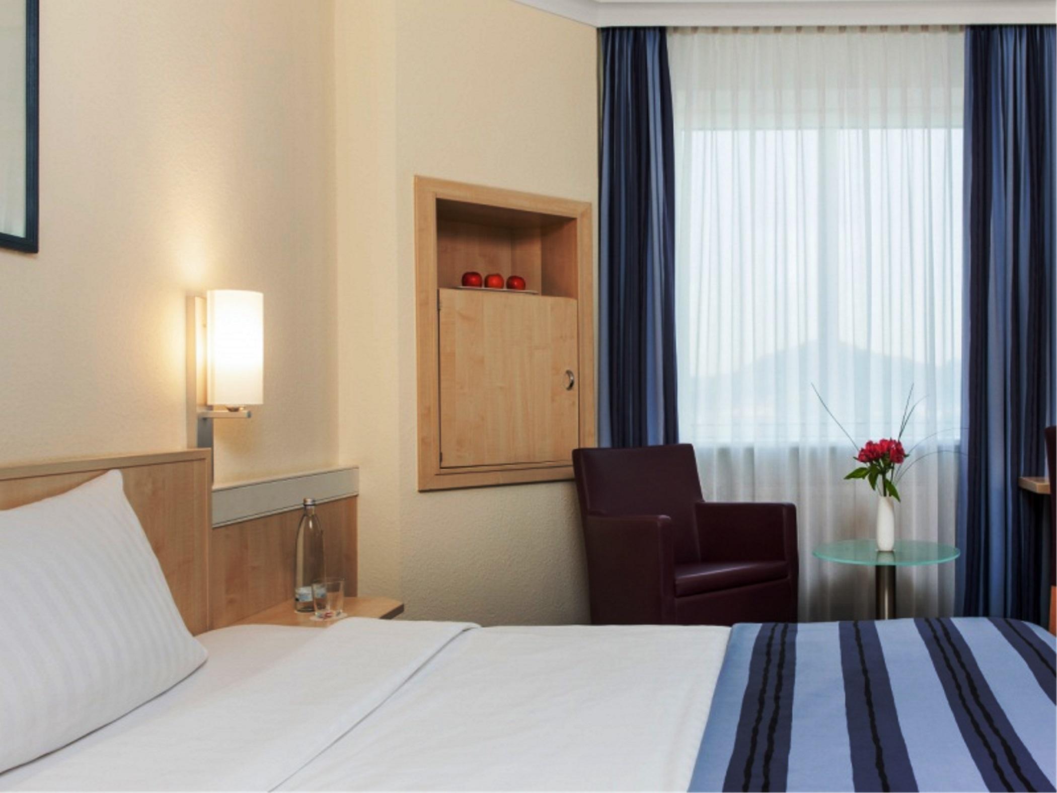 Intercityhotel Freiburg Exterior photo