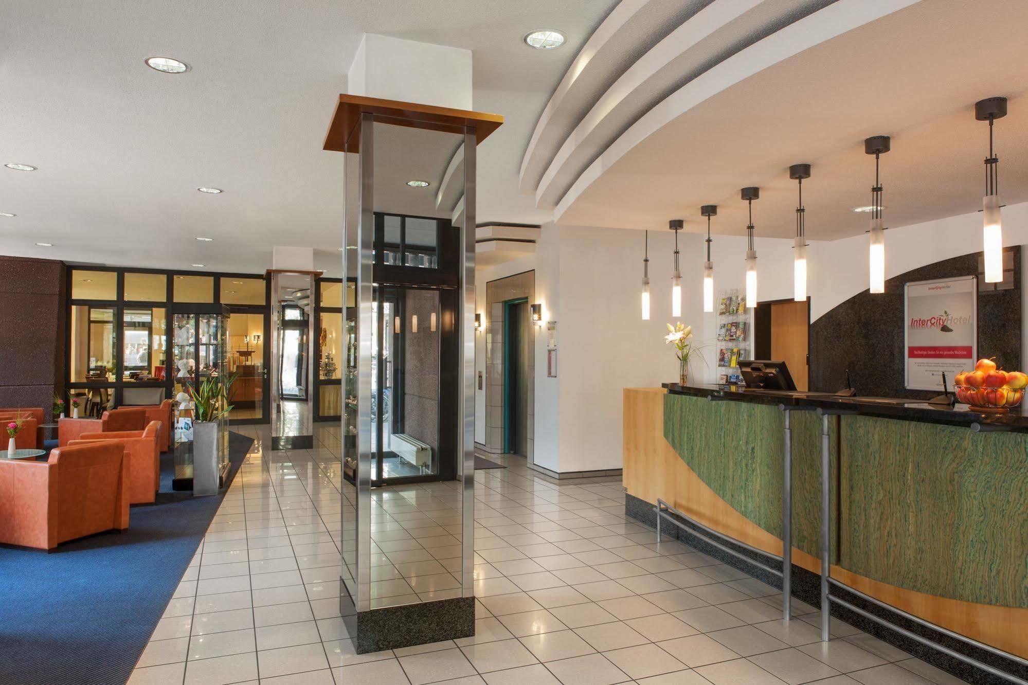 Intercityhotel Freiburg Exterior photo